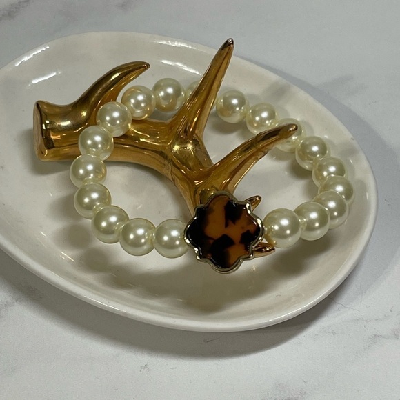 Pearl Stretch Bracelet - Picture 2 of 4